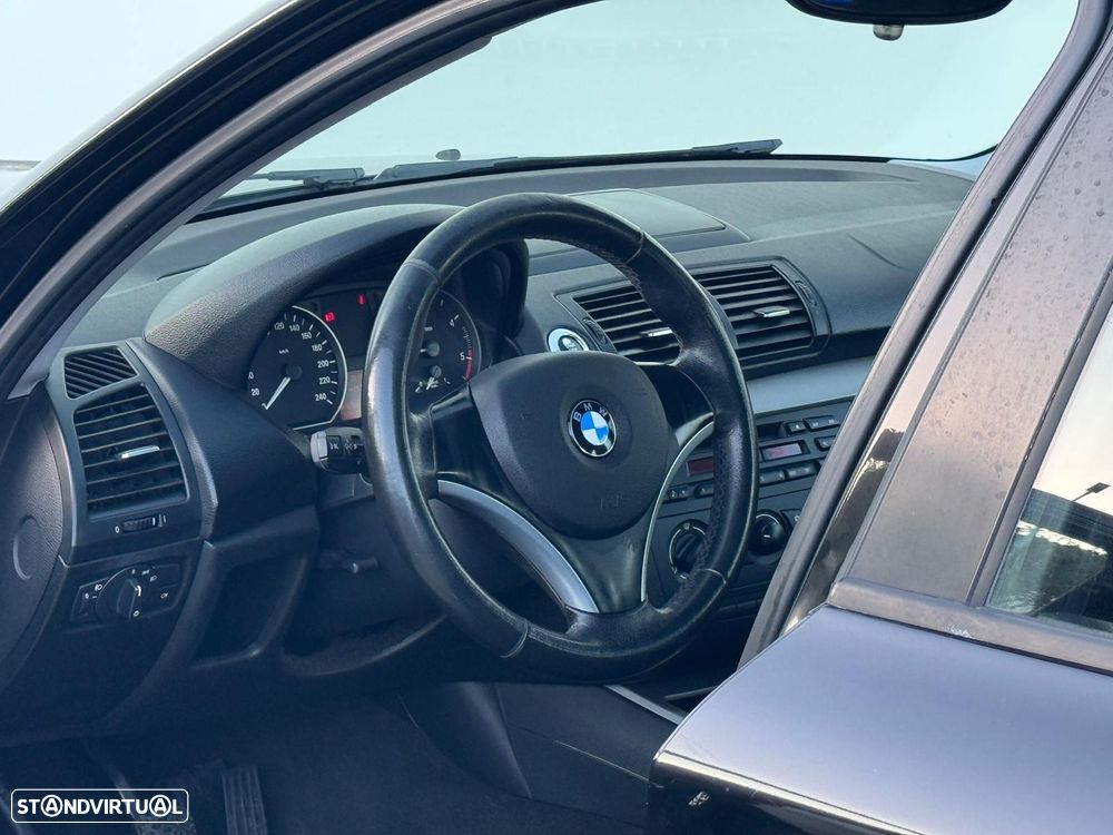 BMW 118 d Line Urban - 22