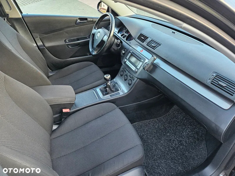Volkswagen Passat - 5