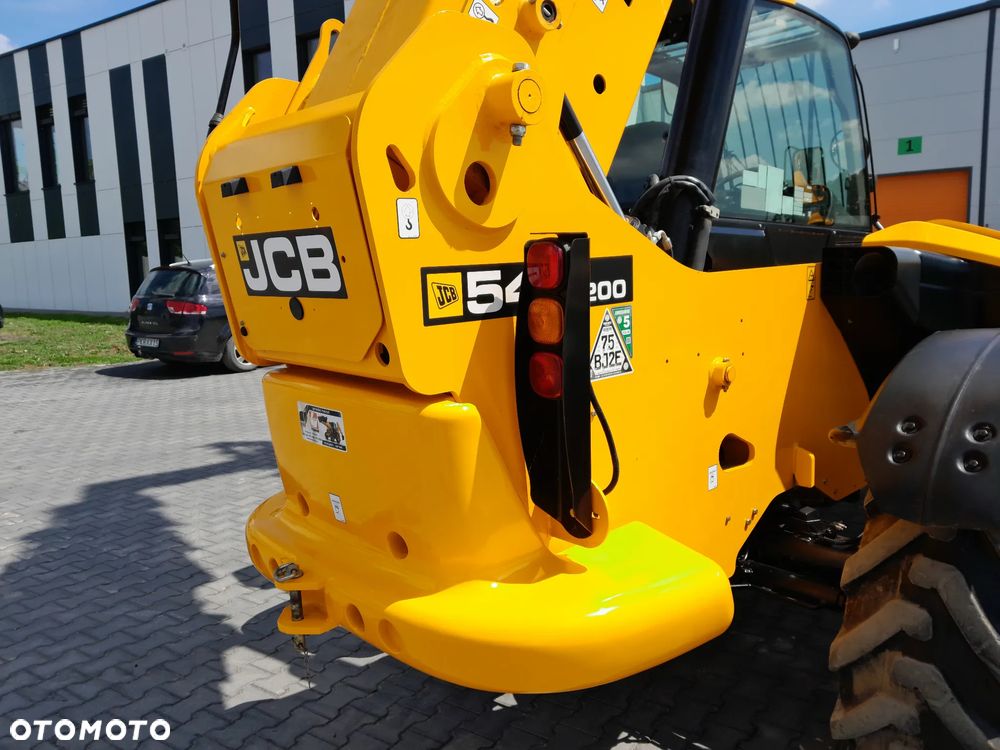 JCB 540-200 2023r - 16