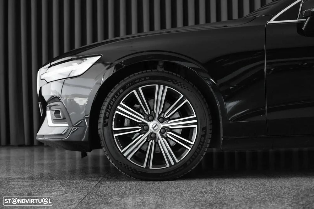 Volvo V60 2.0 B4 Momentum Geartronic - 9