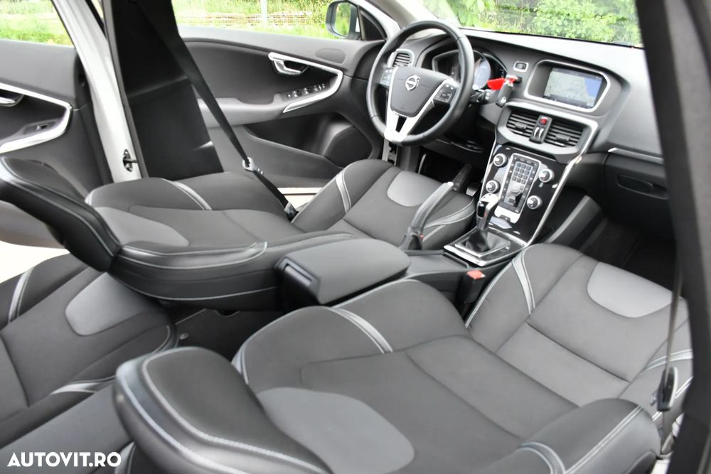 Volvo V40 D2 Summum - 6