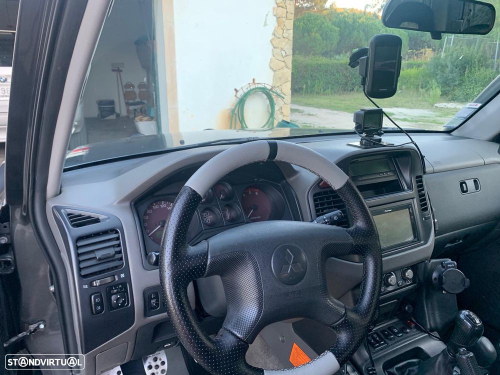 Mitsubishi Pajero 3.2 DI-D GLS - 16