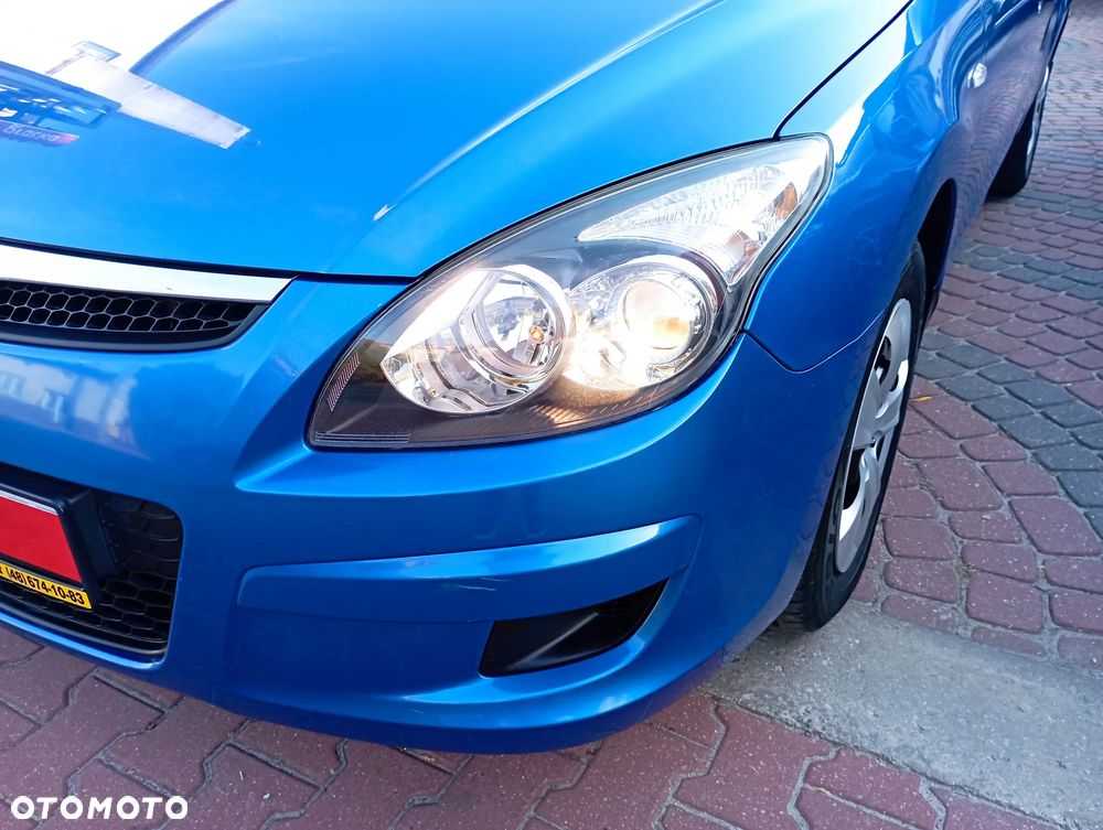Hyundai i30 1.6 CRDi Classic + World Cup - 17