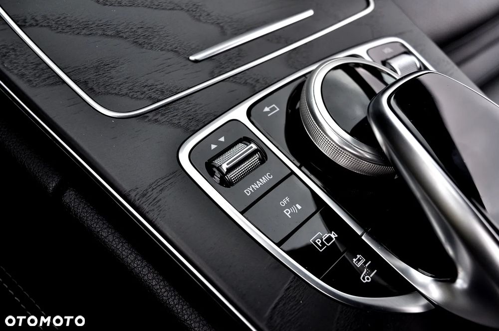 Mercedes-Benz Klasa C 300 9G-TRONIC AMG Line - 29