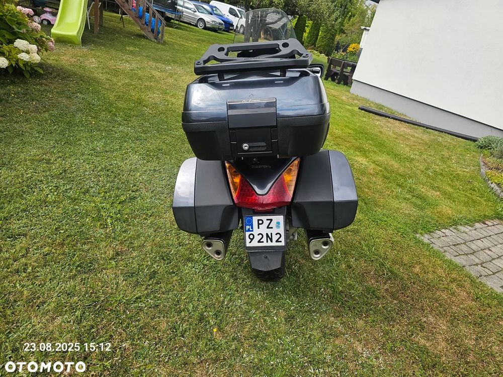 Honda ST - 9