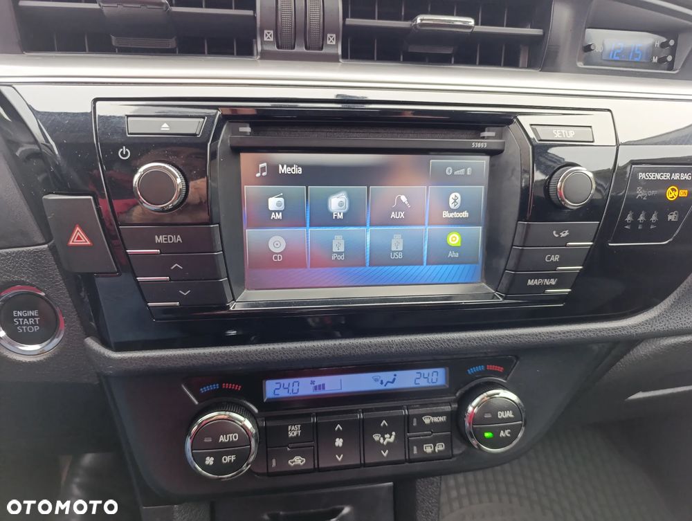 Toyota Corolla 1.6 Premium + - 32