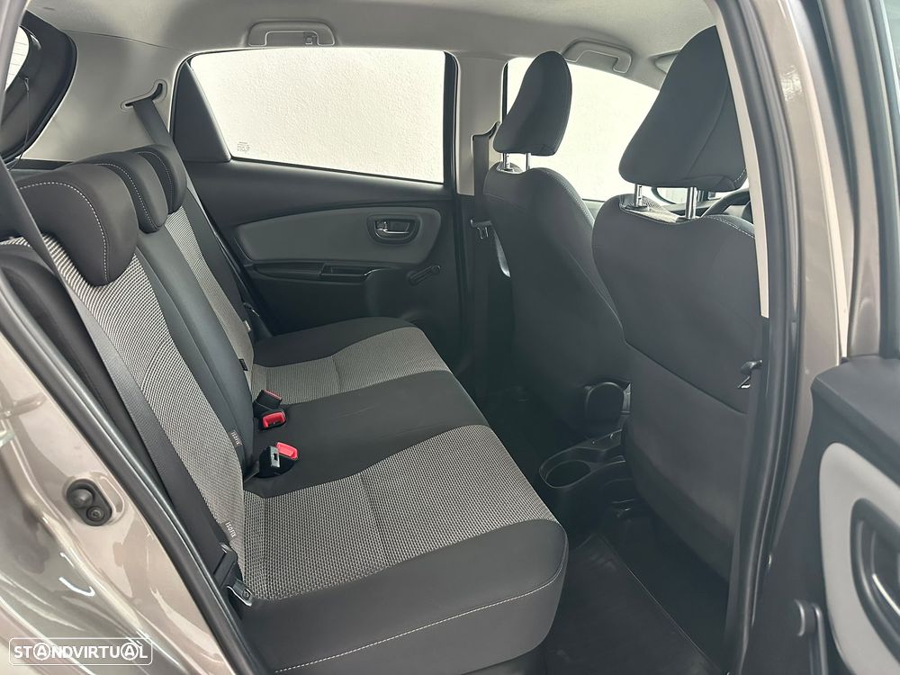 Toyota Yaris 1.5 HSD Active - 25