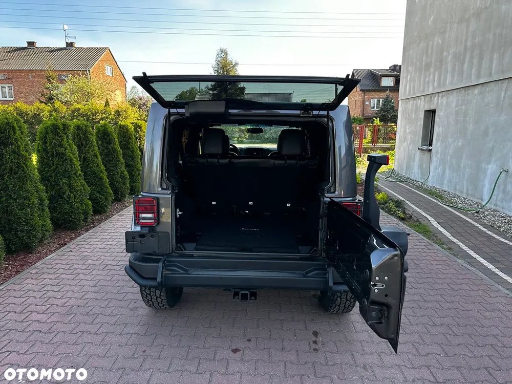Jeep Wrangler 3.6 Unlim Sahara - 31