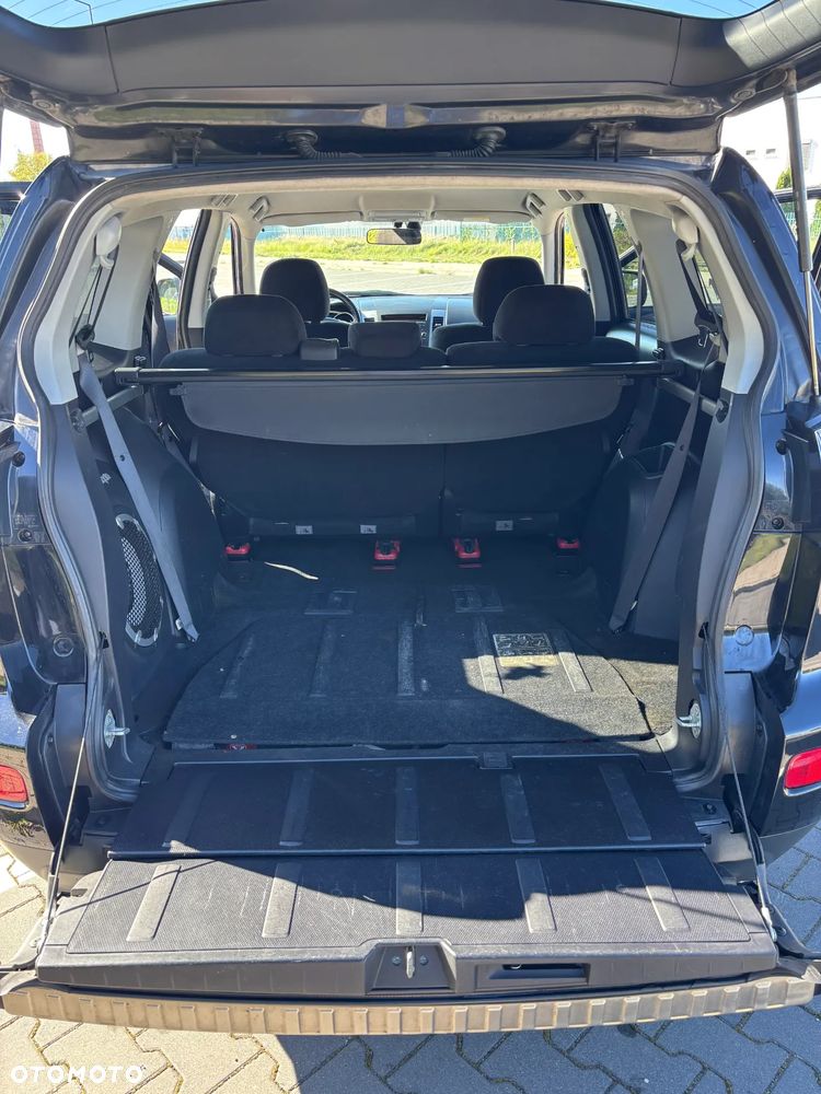 Mitsubishi Outlander 2.0 DID Intense + - 6