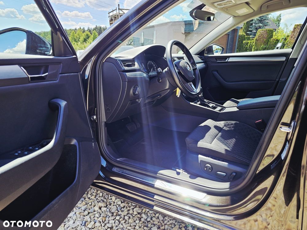 Skoda Superb 2.0 TDI DSG Ambition - 19