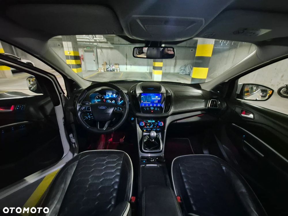 Ford Kuga Vignale 2.0 TDCi FWD - 25