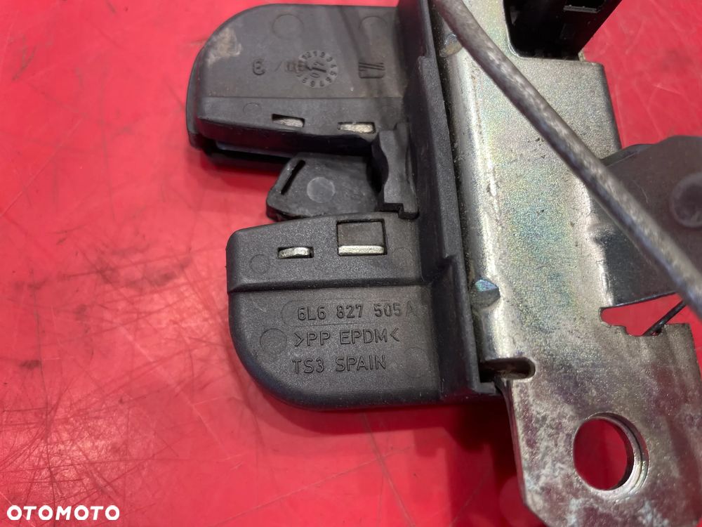 ZAMEK KLAPY TYŁ TYLNEJ 6L6827505A SEAT LEON 1 - 3