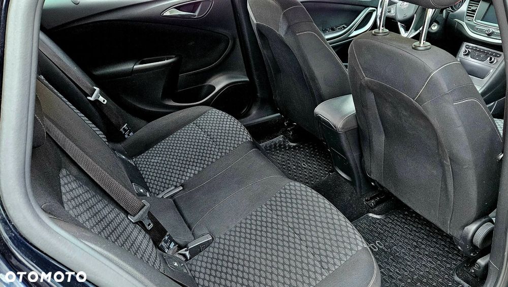 Opel Astra 1.6 CDTI Enjoy - 11