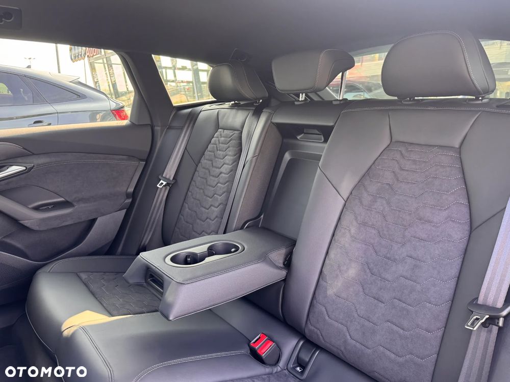 Audi A6 Avant e-tron - 27