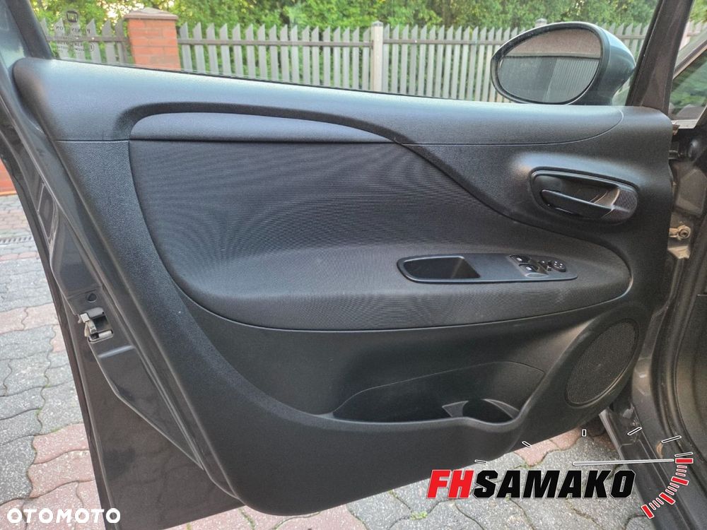 Fiat Punto 1.2 Young - 19