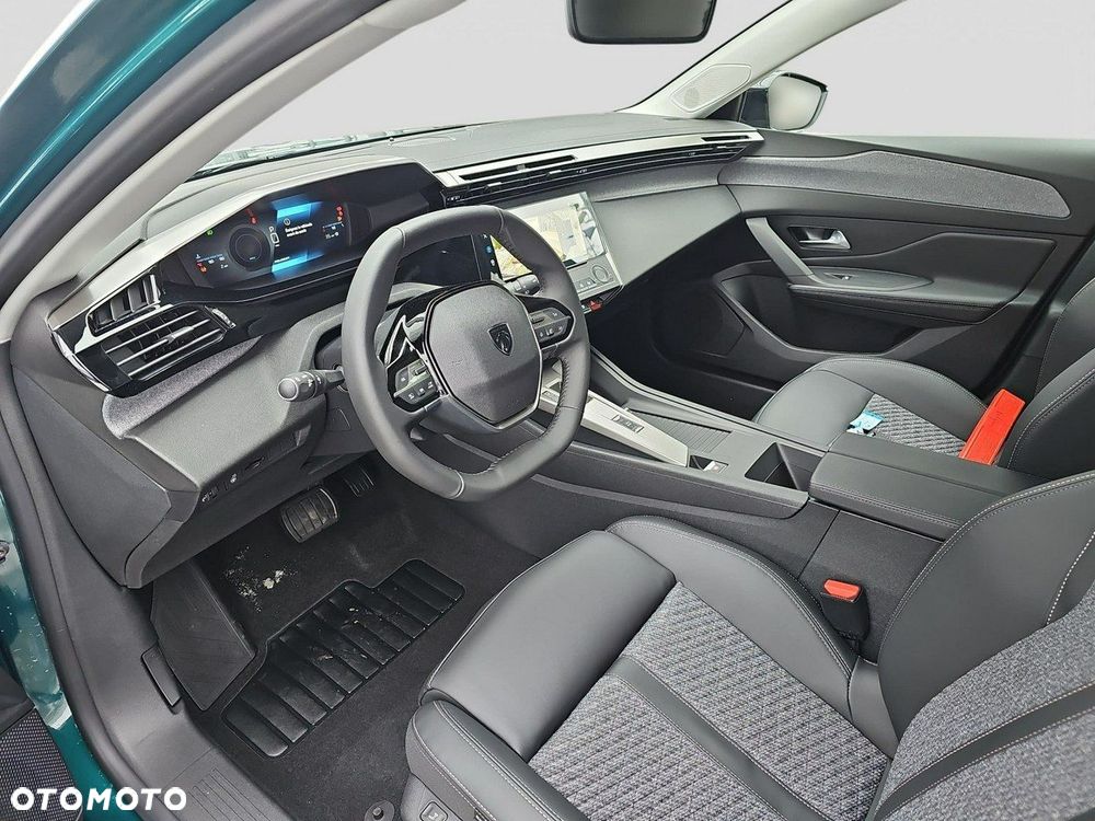 Peugeot 308 - 8
