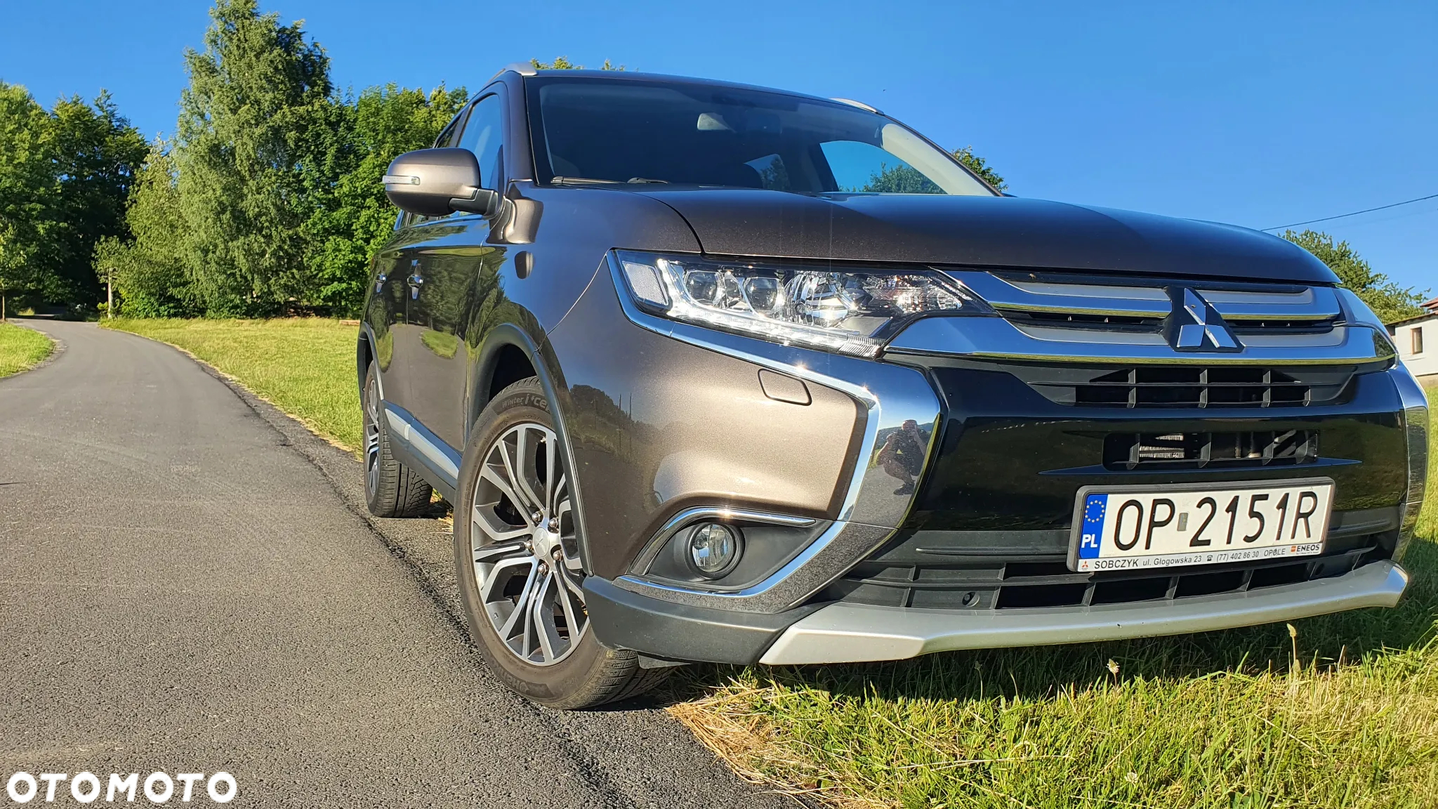 Mitsubishi Outlander - 2