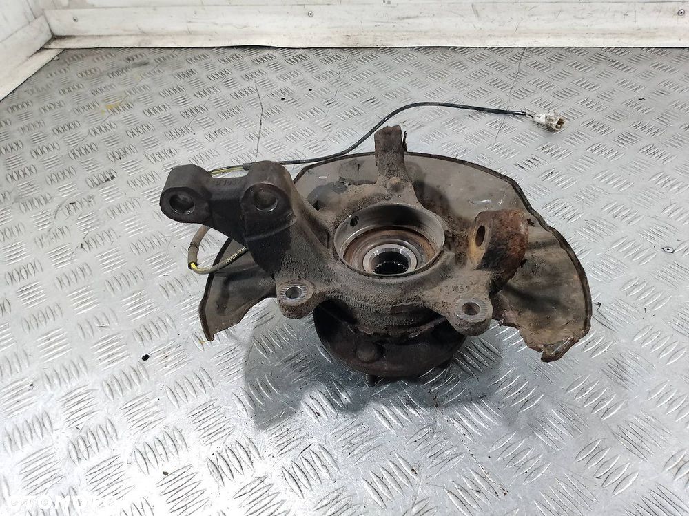 ZWROTNICA PRAWY PRZÓD TOYOTA COROLLA VERSO II 2.2 DCAT - 3