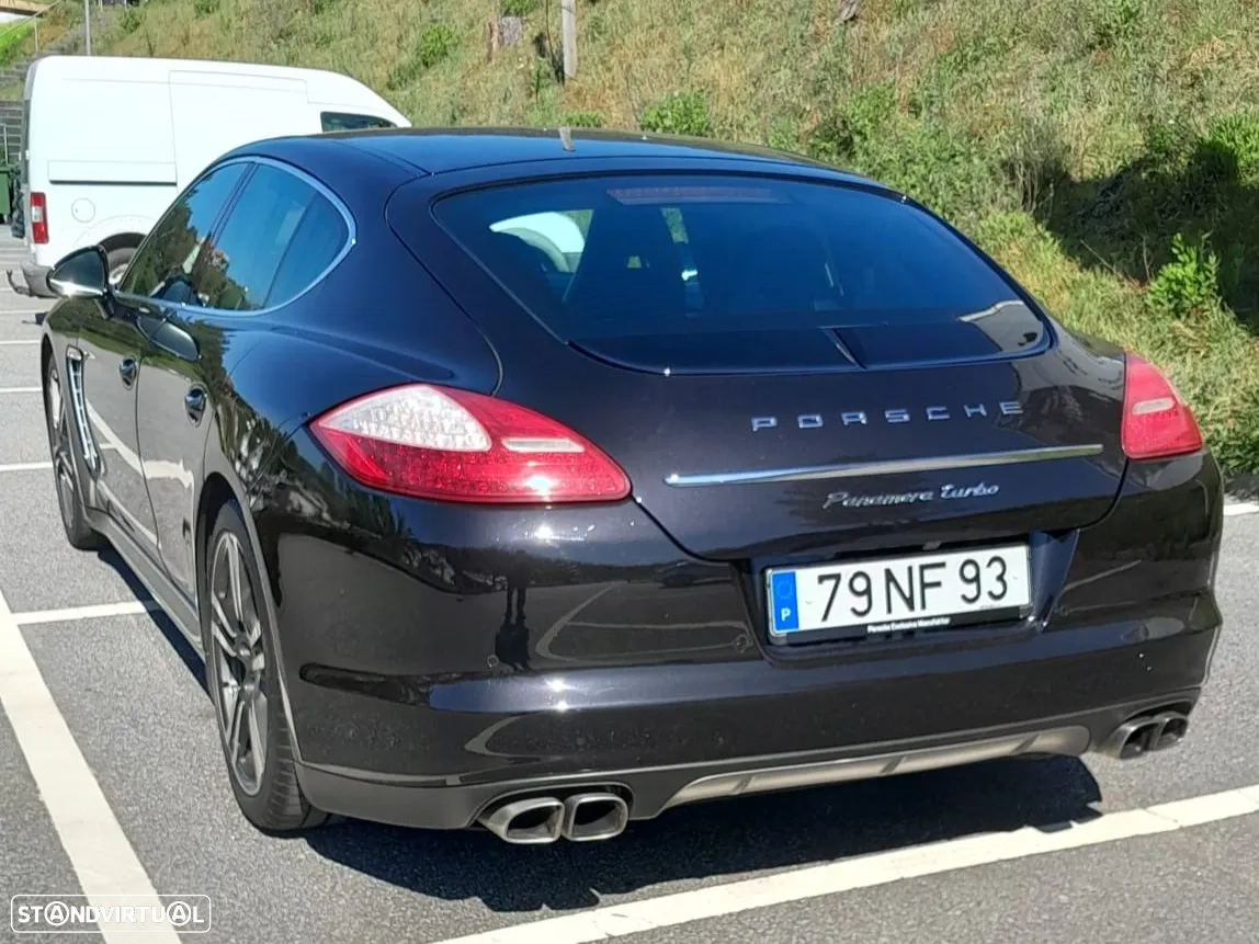 Porsche Panamera Turbo PDK - 4