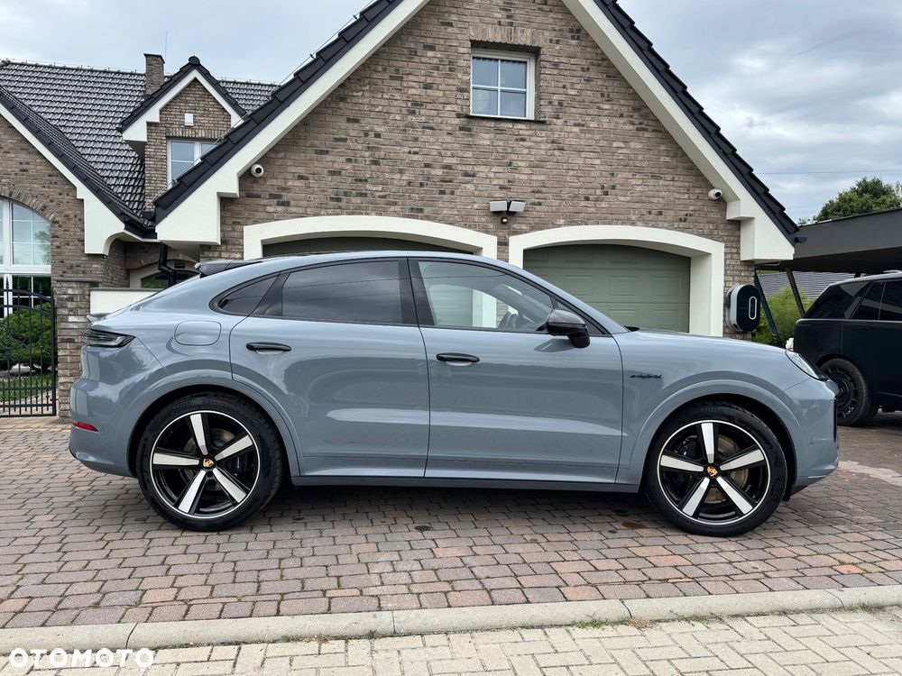 Porsche Cayenne Turbo E-Hybrid PHEV - 1