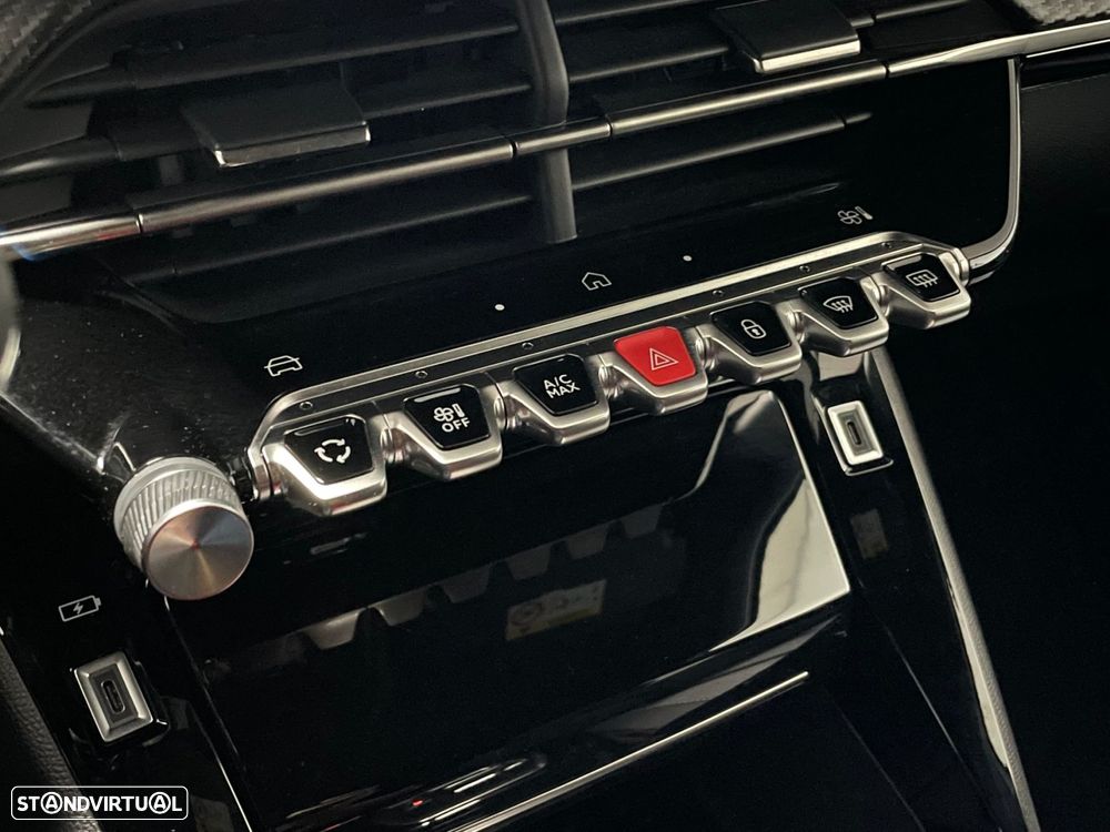 Peugeot 2008 1.2 PureTech Allure EAT8 - 19