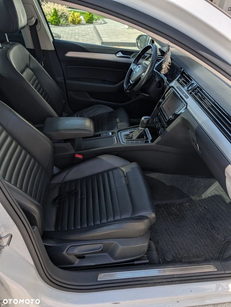 Volkswagen Passat - 17