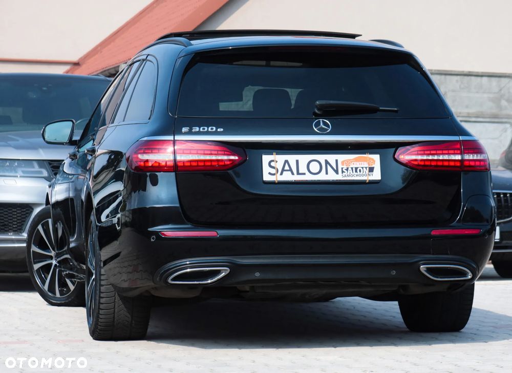 Mercedes-Benz Klasa E 300 9G-TRONIC Night Edition - 8
