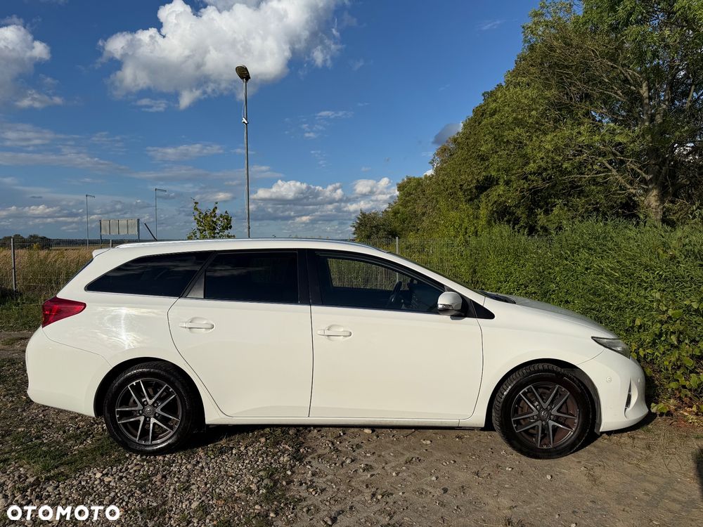 Toyota Auris 2.0 D-4D Edition - 8