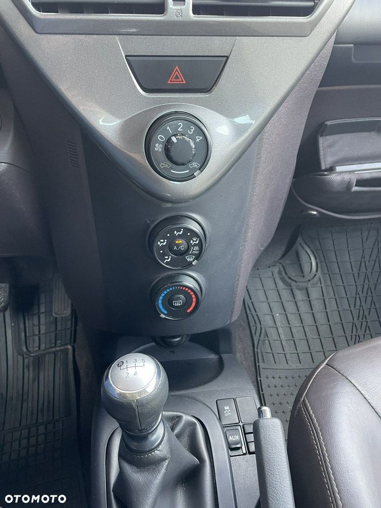 Toyota iQ 1.0 Sol - 7