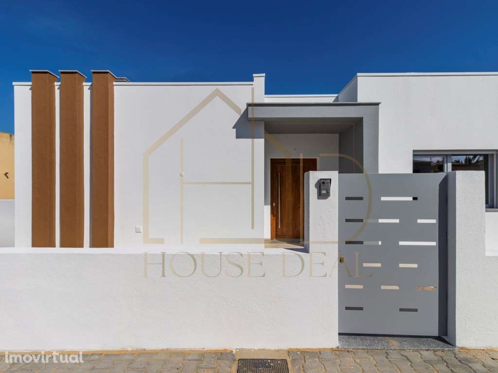 Moradia T2 com Parqueamento. Pinhal do General. Fernão Ferro - Grande imagem: 2/23