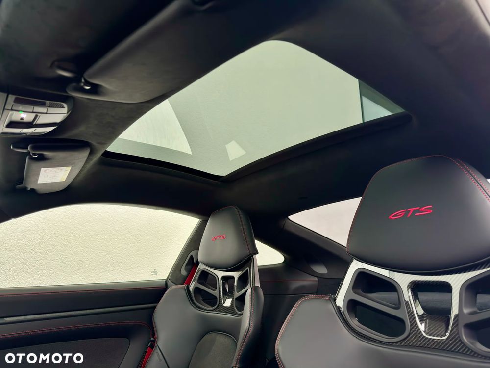 Porsche 911 Carrera 4 GTS PDK - 13