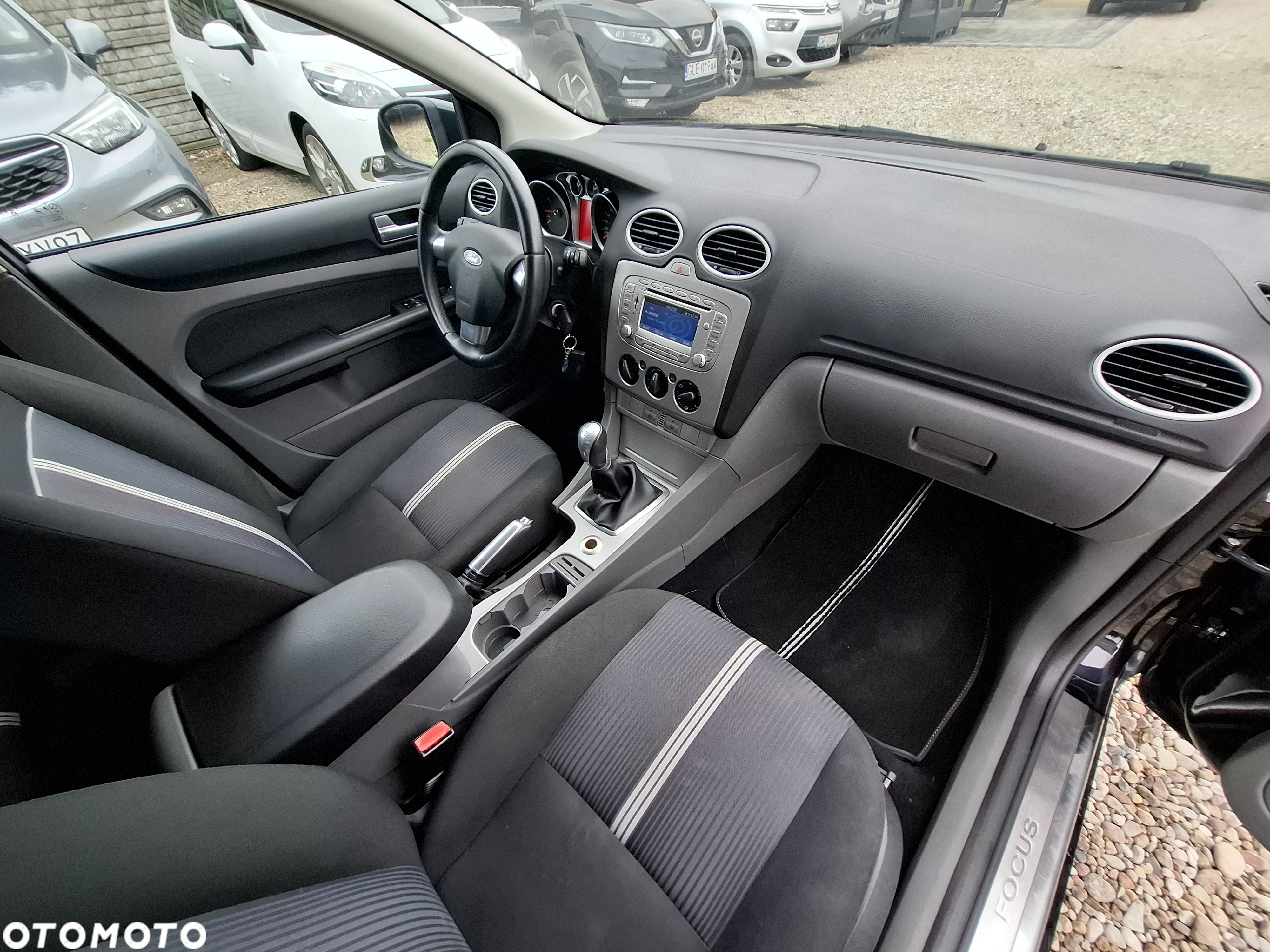 Ford Focus 1.6 Ambiente - 21