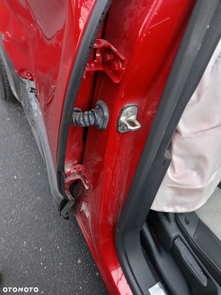 Peugeot 3008 1.6 PureTech Hybrid4 PHEV GT S&S EAT8 - 6