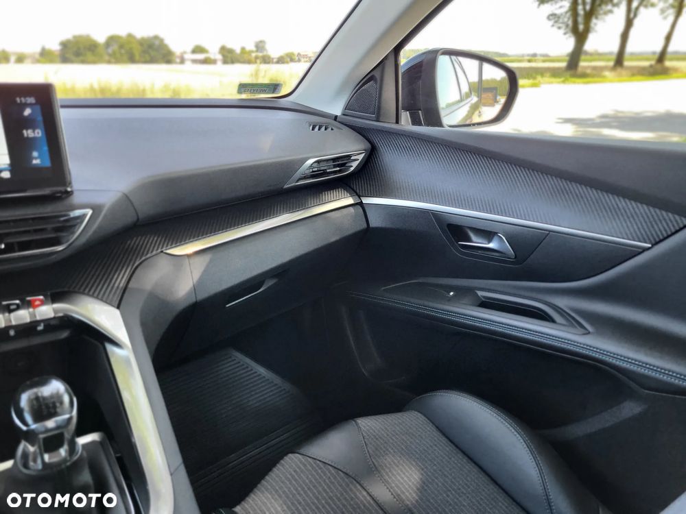 Peugeot 3008 1.5 BlueHDi Allure S&S - 12