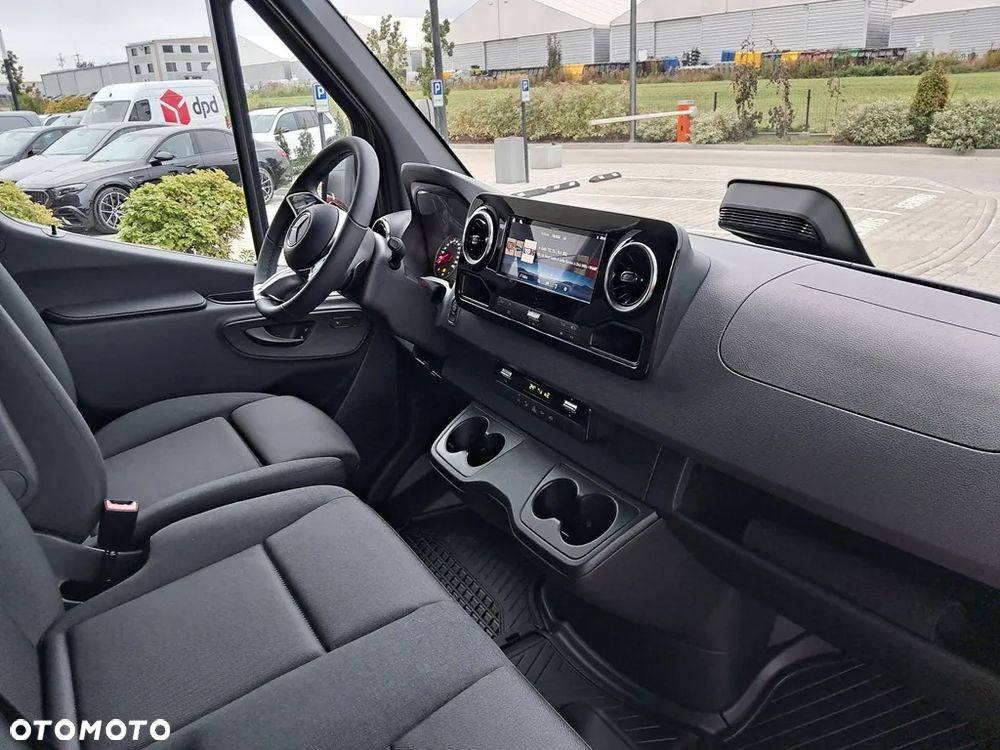 Mercedes-Benz Sprinter - 19