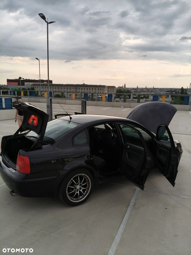 Volkswagen Passat - 13