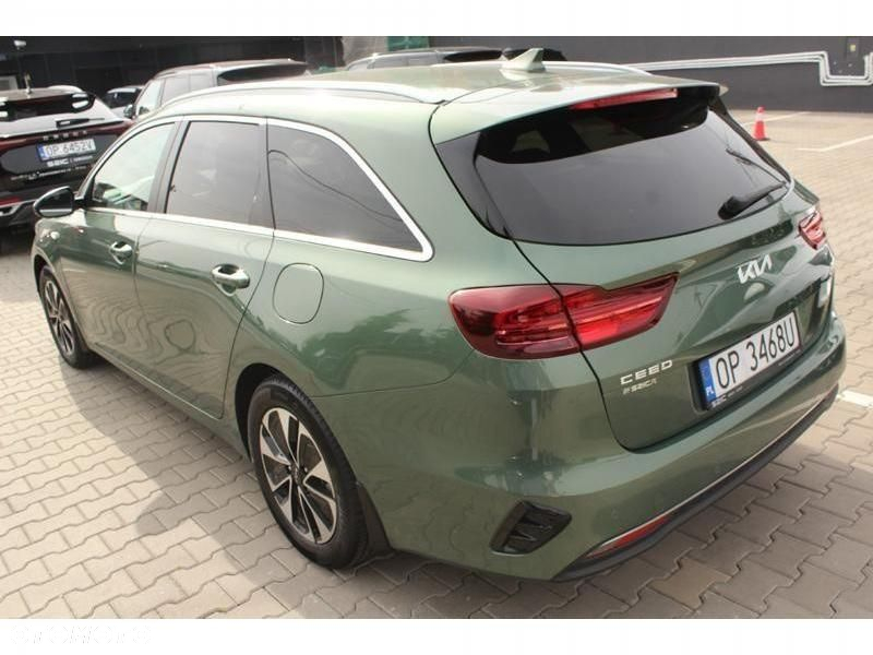 Kia Ceed - 4