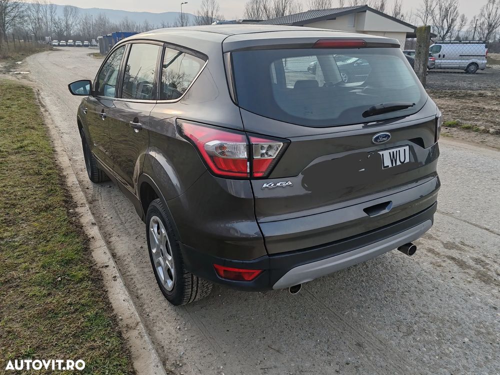 Ford Kuga 2.0 TDCi Powershift 4WD Titanium - 3