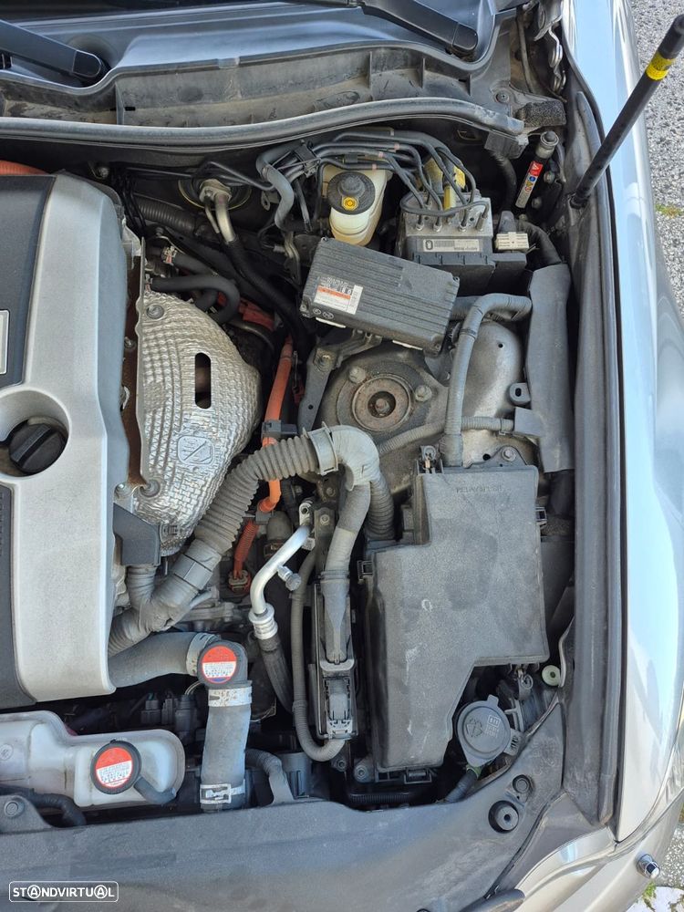 Lexus IS 300H Executive - 39