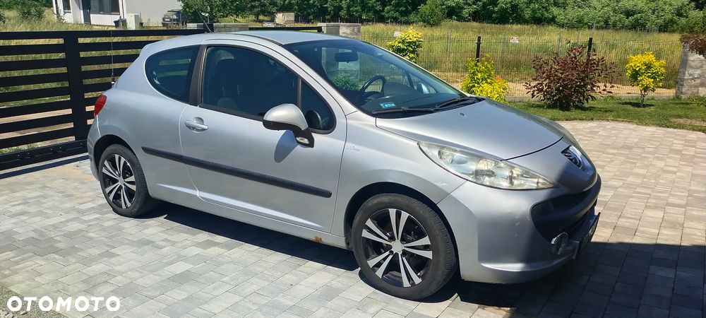 Peugeot 207 - 8