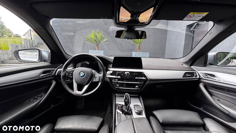 BMW Seria 5 520i - 20