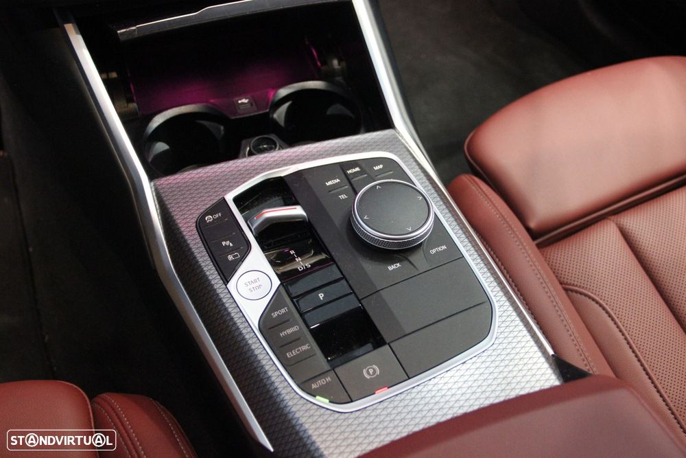 BMW 330 e Pack Desportivo M Auto - 21
