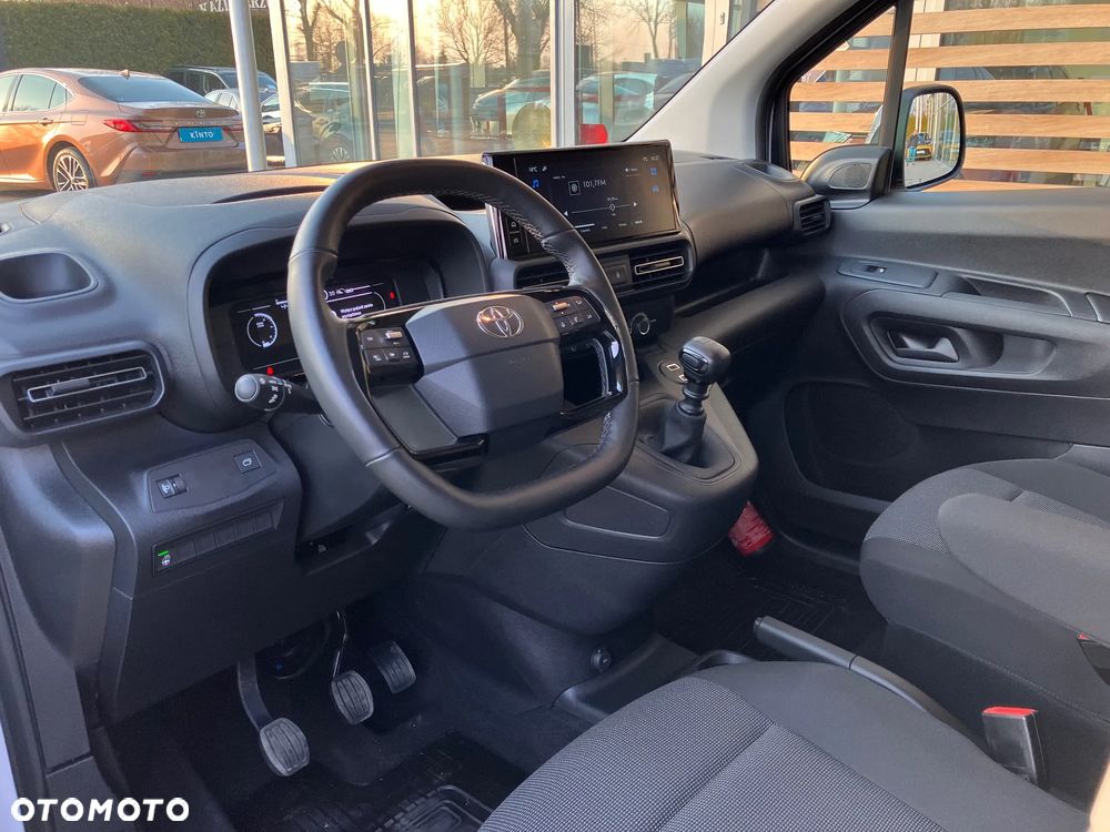 Toyota Proace City - 30