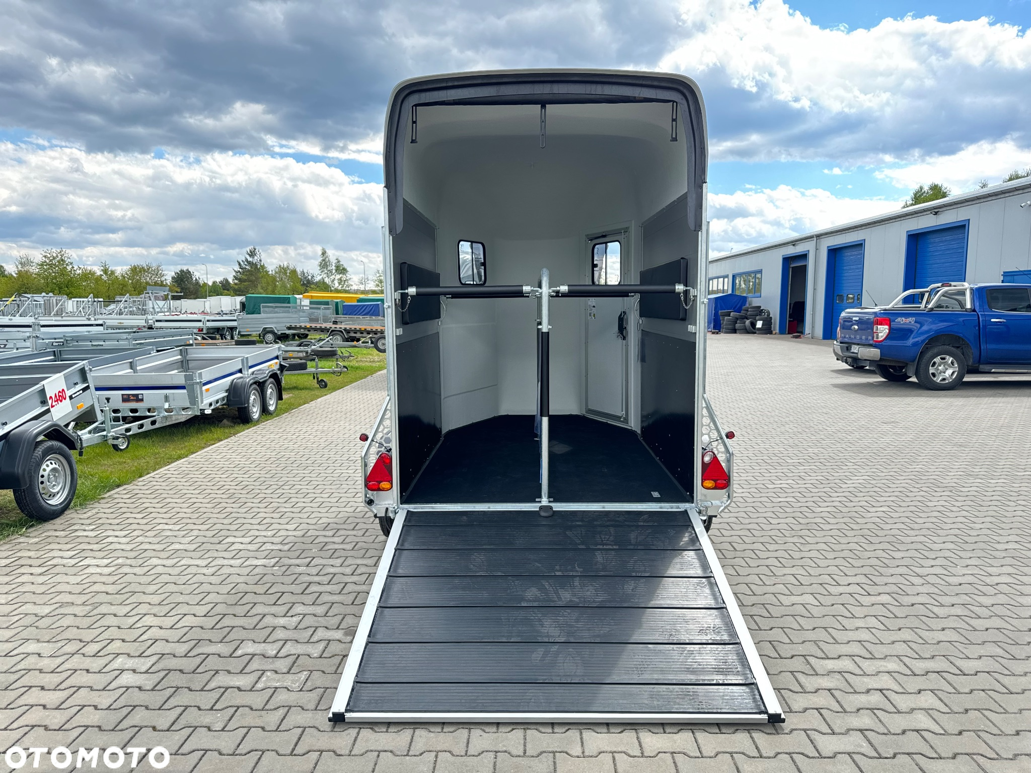 Cheval Liberte Gold Orgin Alu + siodlarnia , do przewozu 2 koni , 2000 kg - 25