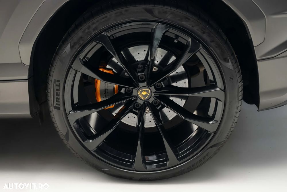 Lamborghini Urus - 13