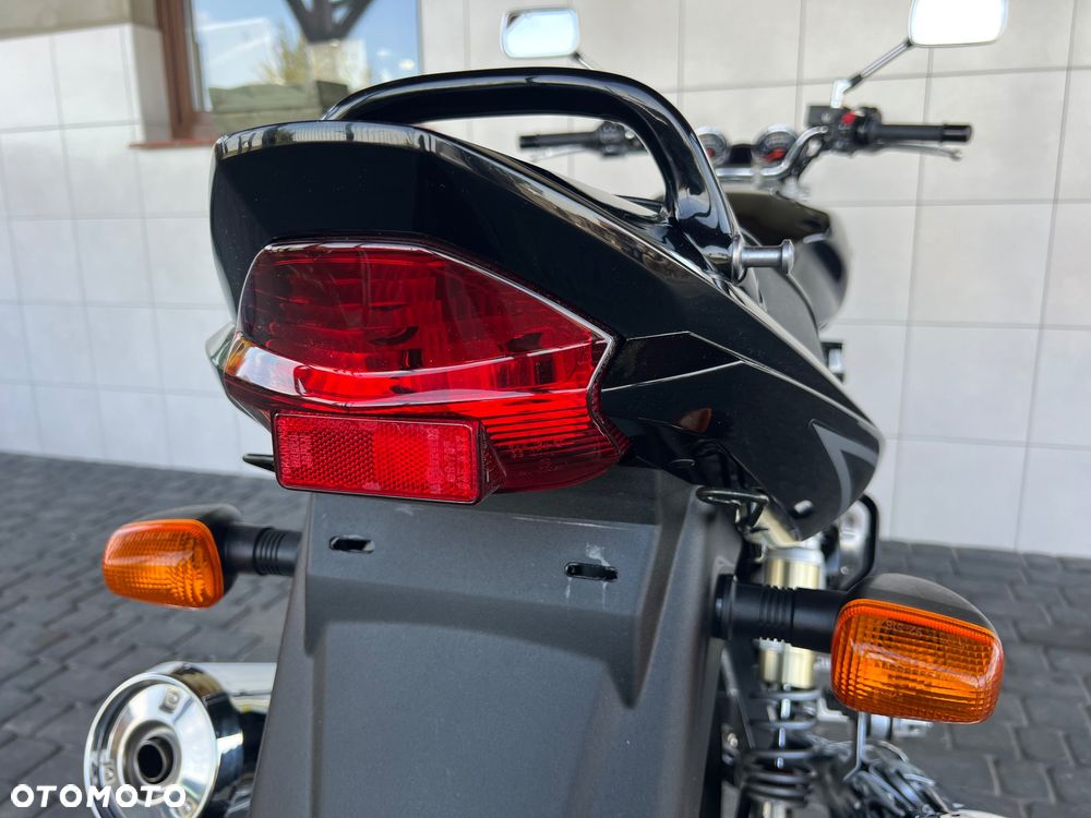Suzuki GSX - 23