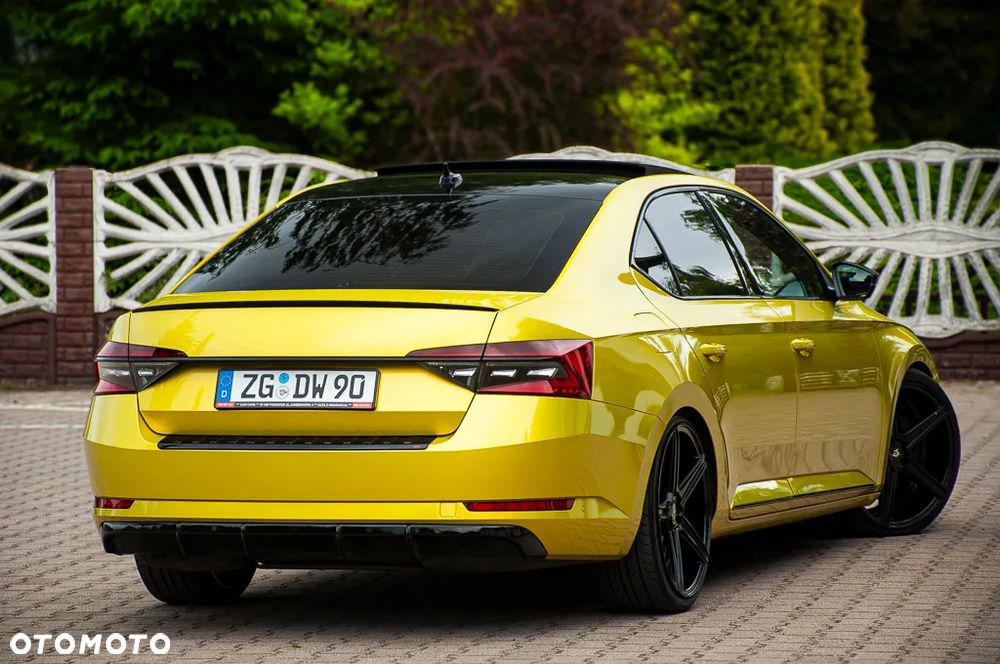 Skoda Superb 2.0 TDI DSG Sportline - 37