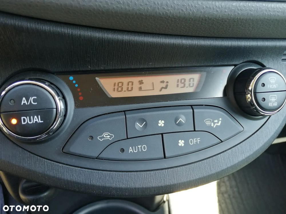 Toyota Yaris 1.33 Premium - 12