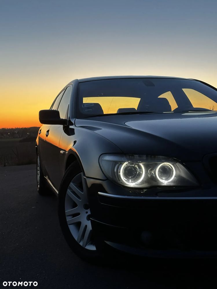 BMW Seria 7 750Li - 16