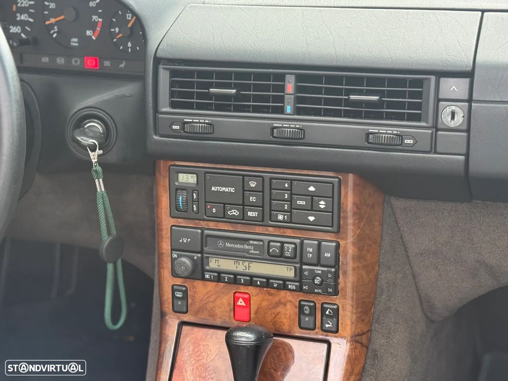 Mercedes-Benz SL 300 - 14